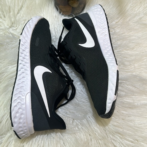 Nike Revolution Running Shoes - Picture 4 of 7